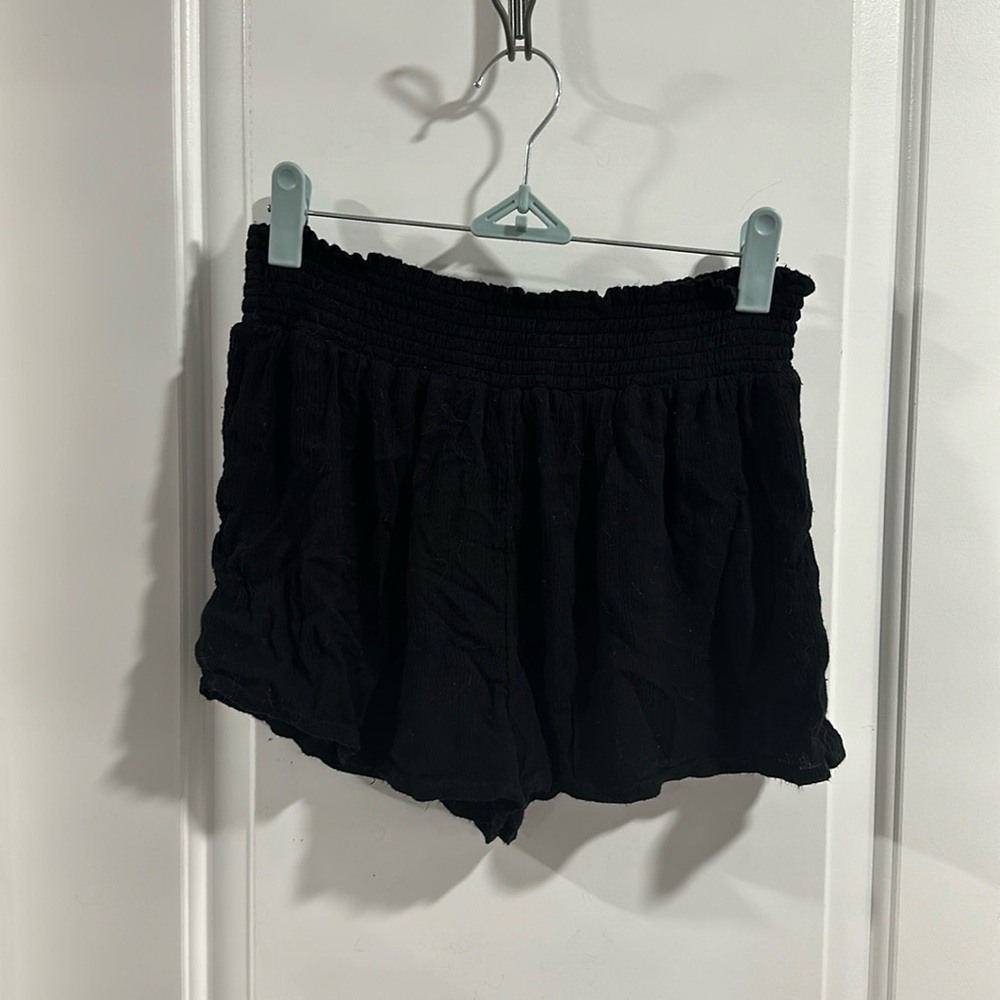 Ecote Smocked Beach Shorts - Picture 2 of 6